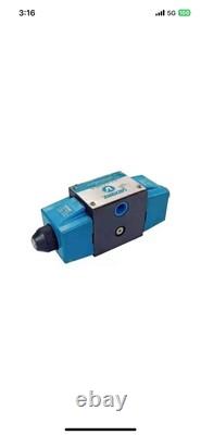 879155 DG4S4-0133C-B-60 Vickers Directional Valve w 2 Solenoids 868982 120V