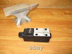 Atos DHE-0631/2P AC20 NEWithLIGHTLY USED Hydraulic Directional Valve