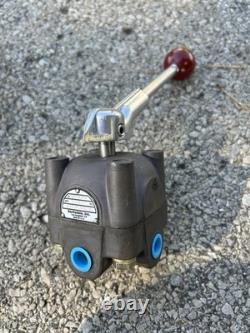 Barksdale D1T1R3HC3 Hydraulic Directional Control Valve 3000 PSI NOS USA
