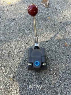 Barksdale D1T1R3HC3 Hydraulic Directional Control Valve 3000 PSI NOS USA
