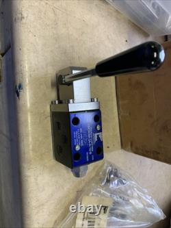 CONTINENTAL HYDRAULICS VMD03M-3A-A-10-B Manual Directional Valve (OEM) NEW