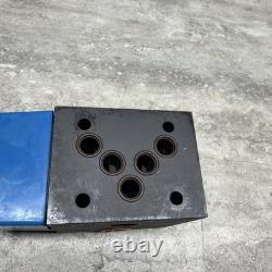 Eaton Vickers DG4S4-016A-B-60 V-879157 Hydraulic Directional Control Valve