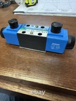 Eaton / Vickers solenoid-operated hydraulic directional control valve