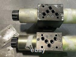 Lot of 2x Parker Hydraulic Directional Control Valve D3W1CNYKS4