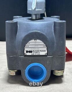 NEW NO BOX- Barksdale Hydraulic Directional Control Valve 6145R3HC3 3000PSI