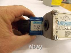 NOS Vickers DG4V30NMWB40 Hydraulic Directional Control Valve 120vac Coils J6