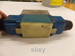 NOS Vickers DG4V30NMWB40 Hydraulic Directional Control Valve 120vac Coils J6