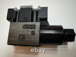 Nachi SS-G01-A3X-R-C115-E31 Hydraulic Directional Control Valve