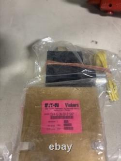 New Eaton Vickers Hydraulic Directional Valve Sv3-10-3m-6h-115ap