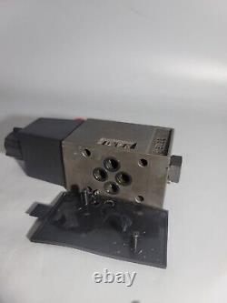 New PARKER D1VW20HNYW Solenoid Hydraulic Directional Valve 120/60