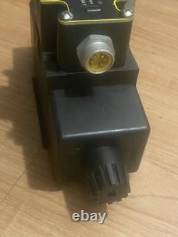 PARKER D3W11CNYC56 Hydraulic Directional Control Valve