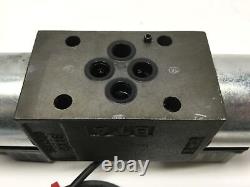 Parker 2NMV3 Hydraulic Directional Control Valve 3-Position Spring Center, 24VDC