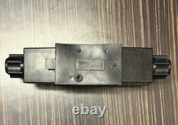 Parker D1VW004CNYCF Hydraulic Directional Control Valve 5000PSI 120V-AC