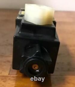 Parker D1VW008KNYWF Hydraulic Directional Solenoid Valve