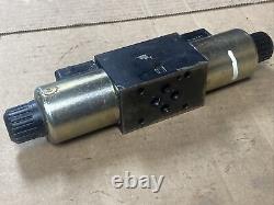 Parker D1VW4CNJWL75 Hydraulic Directional Control Valve 24VDC FAST SHIPPING