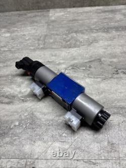 Rexroth Bosch R900953729 Hydraulic Directional / Proportional Control Valve, New