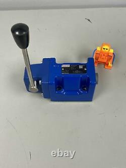 Rexroth Bosch R901350264 Hydraulic Directional Control Valve with Lever, 4WMM 10 J