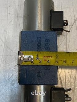Rexroth R900567497 Hydraulic Double Solenoid Directional Valve 808825