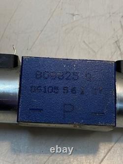 Rexroth R900567497 Hydraulic Double Solenoid Directional Valve USED