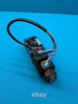 Rexroth R900738733 Hydraulic Directional Control Solenoid Valve Assembly