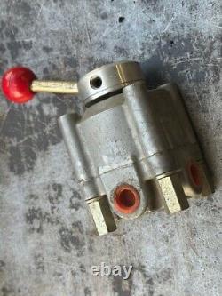 Snap-Tite Hydraulic Directional Control Valve P4330HTMD