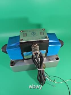 Vickers D05 Hydraulic Directional Valve 120v Double Solenoid