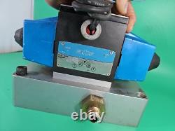 Vickers D05 Hydraulic Directional Valve 120v Double Solenoid