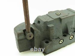 Vickers DG17S-8-8C-10 Hydraulic Directional Valve Manual Lever Spring Return