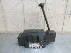 Vickers DG17S-8-8N-10 Hydraulic Manual Directional Control Valve