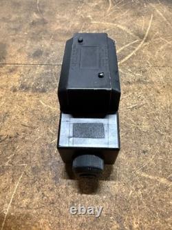 Vickers DG4S4W-012C-BB-60 S410 Hydraulic Directional Control Solenoid Valve NEW