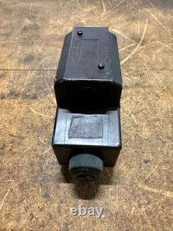 Vickers DG4S4W-012C-BB-60 S410 Hydraulic Directional Control Solenoid Valve NEW