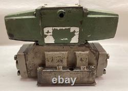 Vickers, DG5S4-066C-50 H1, Two Stage Hydraulic Directional Valve withValve Block