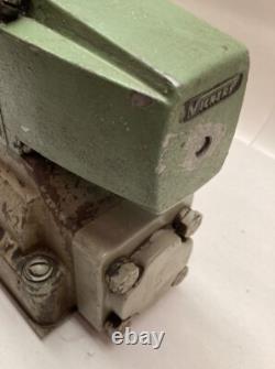 Vickers, DG5S4-066C-50 H1, Two Stage Hydraulic Directional Valve withValve Block