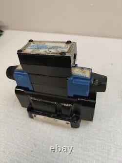 Vickers Dg4V-3-6C-M-W-B-40 Hydraulic Solenoid Operated Directional Control Valve
