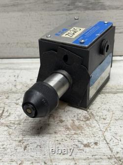 Vickers Eaton DG4S4-012N-B-60 / 879137 Hydraulic Directional Valve Nice