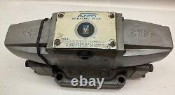 Vickers, F3-DG5S4-062C-50,4-Way Hydraulic Directional Valve with Valve Block