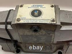 Vickers, F3-DG5S4-062C-50,4-Way Hydraulic Directional Valve with Valve Block