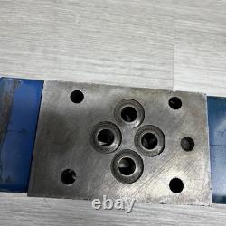 Vickers Sperry DG4V-3-3C-W-B10 Hydraulic Directional Valve, 120VAC Coil