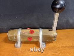 Vintage Manual Hydraulic Directional Control Valve 3 Port Lever Operated Spool