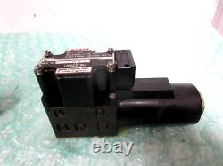 (1) Vanne de contrôle directionnel hydraulique solénoïde Nachi S-G01-C6-GRZ-D19-9390A