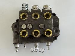 CROSS 4Z0009 Valve de commande hydraulique à 3 tiroirs, distributeur à cliquet avec rappel par ressort