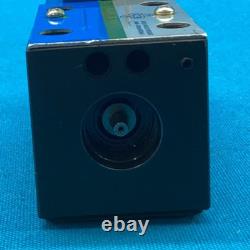 Distributeur hydraulique directionnel Vickers DG4V-3-2C-M-U-H7-60 529760 24 V CC