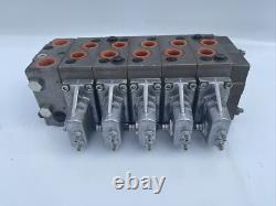PVG 32, vanne de commande directionnelle hydraulique à 5 sections, neuve, boîte ouverte