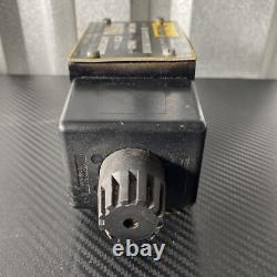 Parker D3W1FVY 14 Vanne de commande directionnelle hydraulique, solénoïde 120 Vac, 3000 psi
