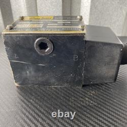 Parker D3W1FVY 14 Vanne de commande directionnelle hydraulique, solénoïde 120 Vac, 3000 psi