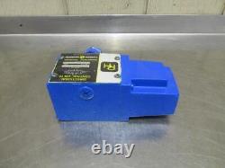 Parker Hannifin 10110B1AYP Valve de commande directionnelle hydraulique à solénoïde 115v