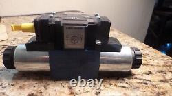 Rexroth R978896205, Valve de contrôle directionnel hydraulique Neuf sans boîte