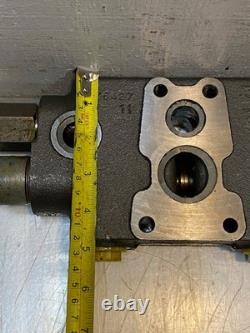 Section de distributeur hydraulique directionnel 976427