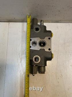 Section de distributeur hydraulique directionnel 976427