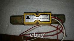 Soupape de commande directionnelle hydraulique DELTA POWER 85004021 NOS